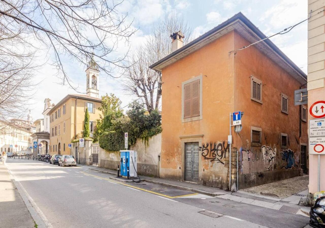 In Centro Bergamo Apartment ภายนอก รูปภาพ